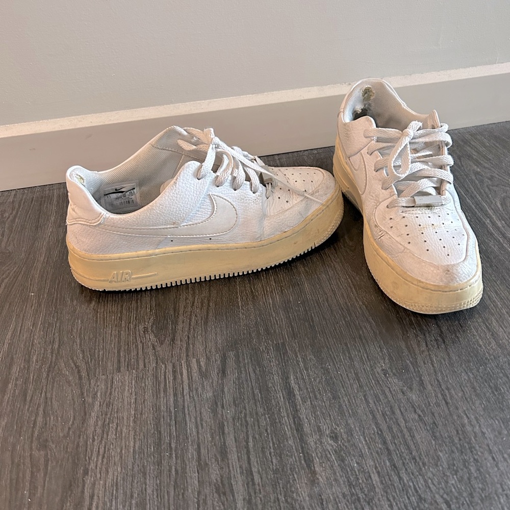 Women nike air sneakers, all white